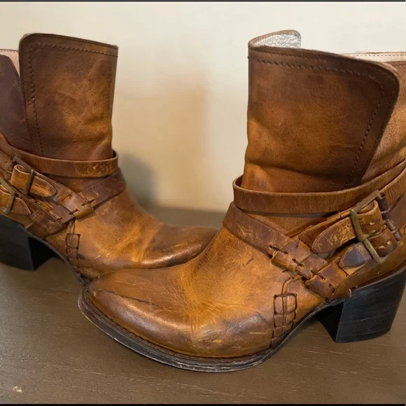 FREEBIRD by Steven Distressed Brown Leather Boots! - Picture 3 of 9